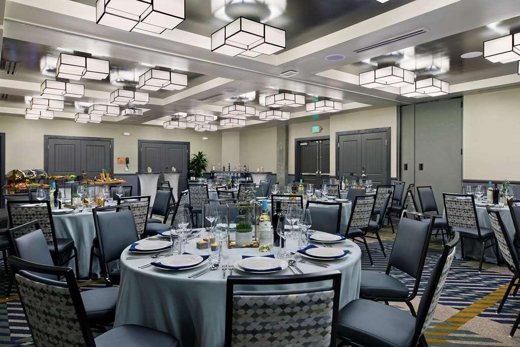 Oxford Suites Paso Robles Restaurant photo